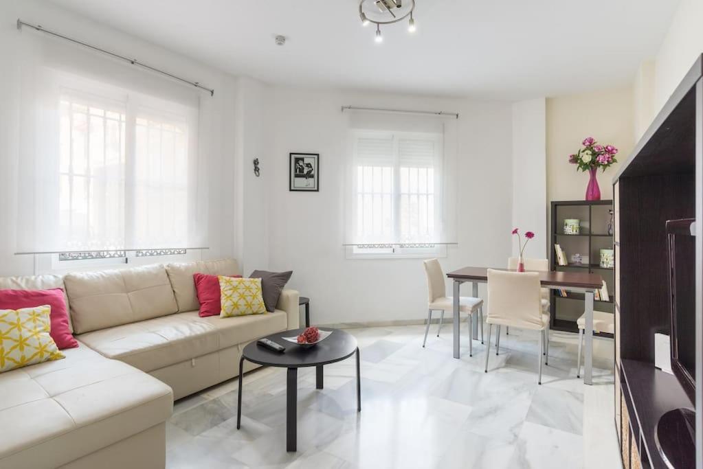 Bright, Quiet And Nice Ground Floor In The Center Málaga Exterior foto